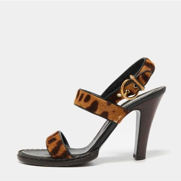Yves Saint Laurent - Picture 15 of 16